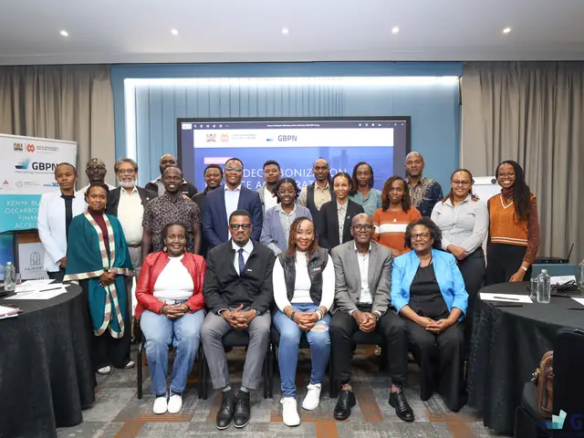 Participants gather for a group photo at the end of the day